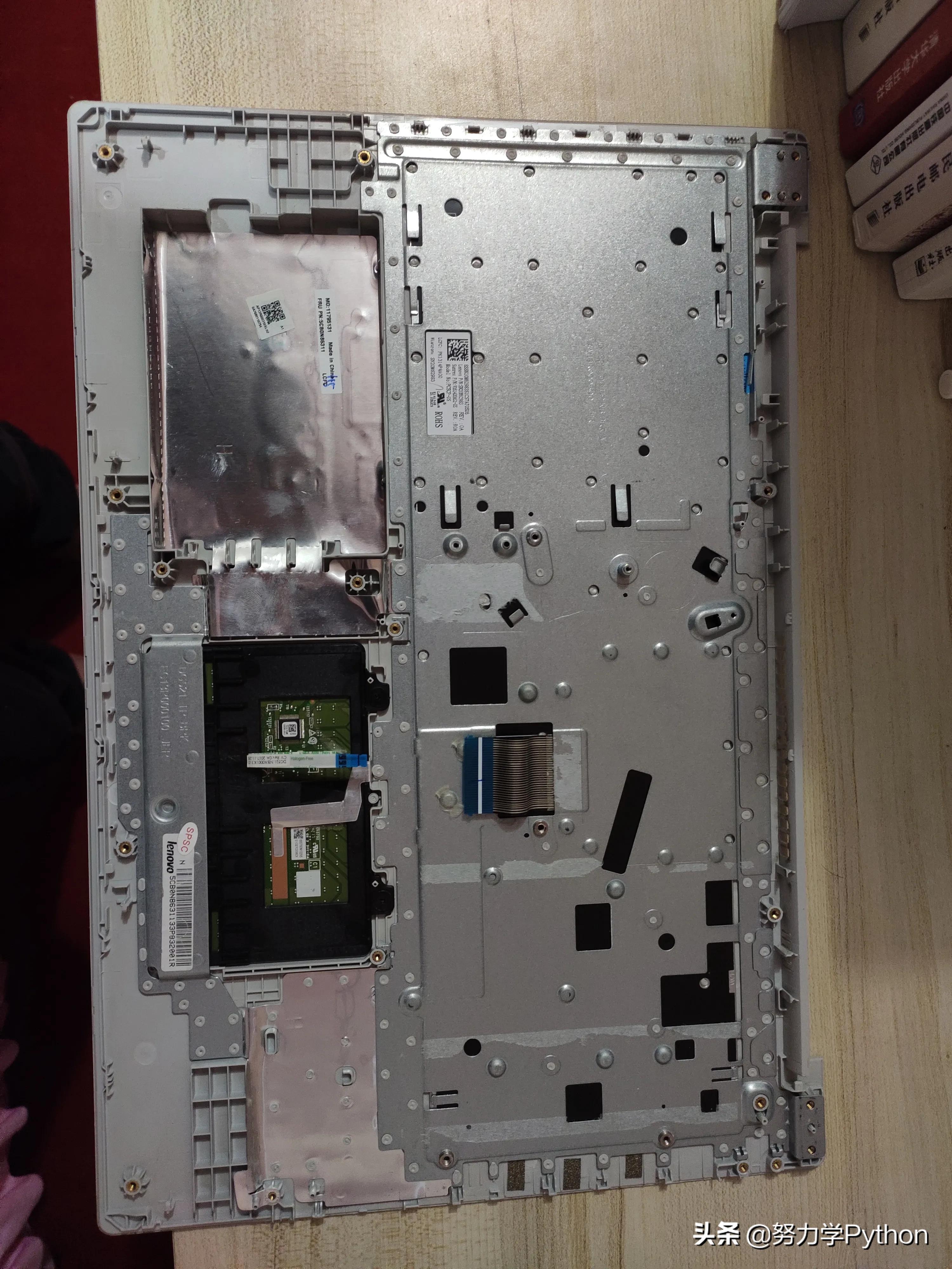 笔记本屏轴坏了要换壳吗,笔记本电脑c壳坏了怎么处理