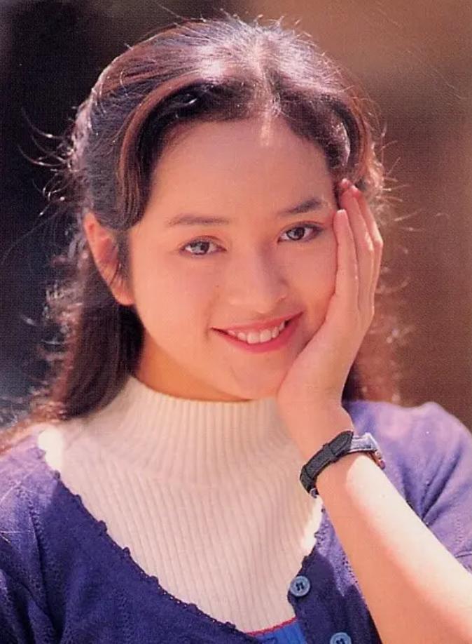 叶蕴仪素颜近况,叶蕴仪年轻颜值