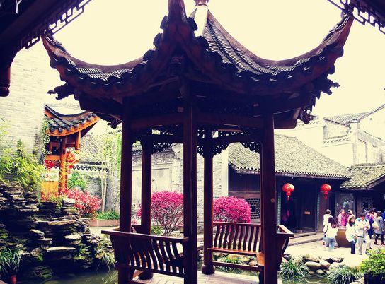 凤凰古城为什么走红,凤凰古城因何扬名于世