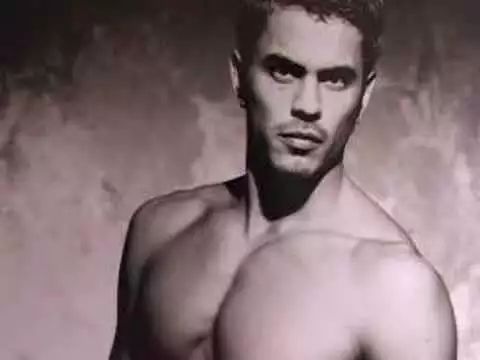 嘴管不住，瘦身靠吐——催吐减肥有多伤？