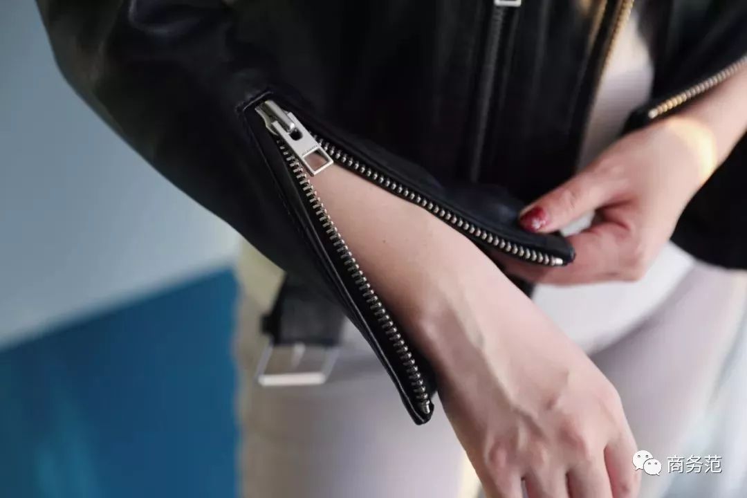 姊呮牴鍐绌挎惌,姊呮牴绂忓厠鏂悓娆剧毊澶瑰厠