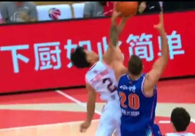 来了，万圣伟战苏伟，挨骂四人组爆发，广东以练兵为主