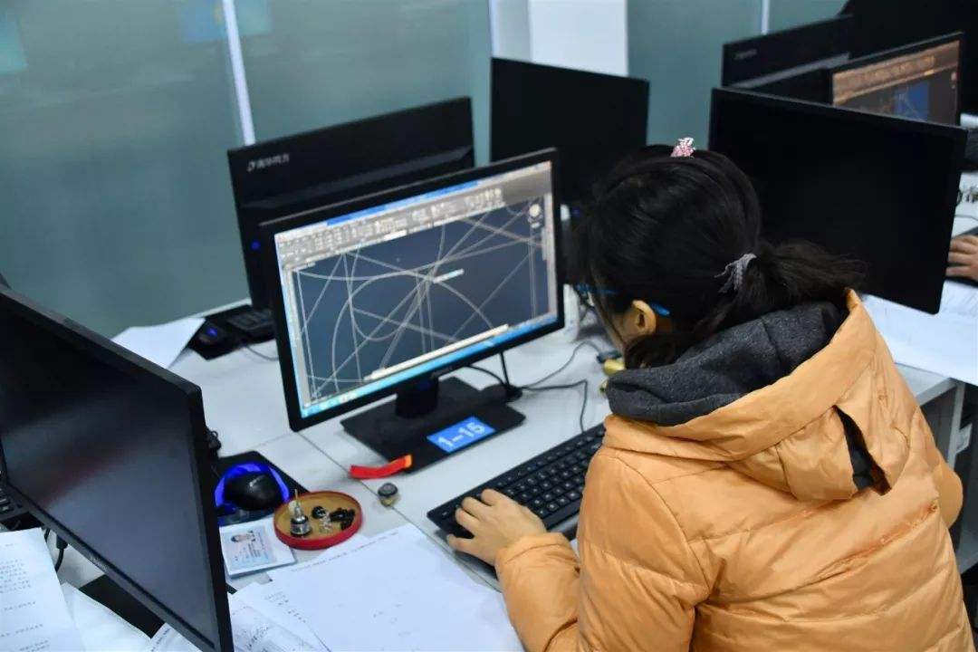 “放下榔头，拿起鼠标”研发的自由舰，为何能超越美日、优利欧？