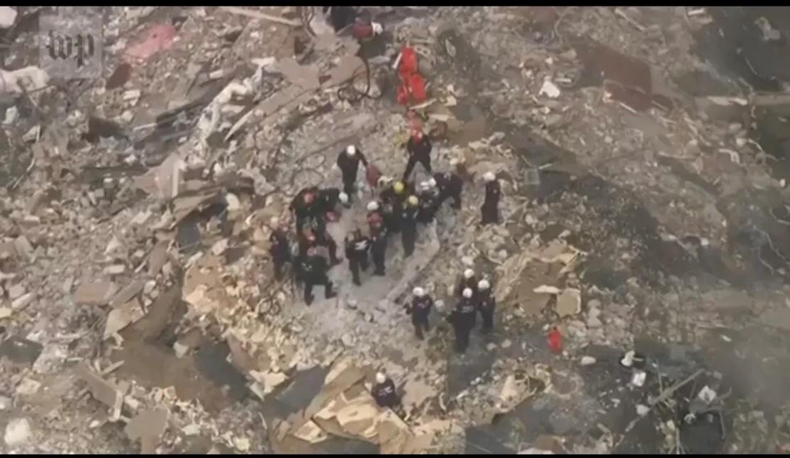 他想回尚普兰塔的家，女朋友想让他留下来她可能救了他的命