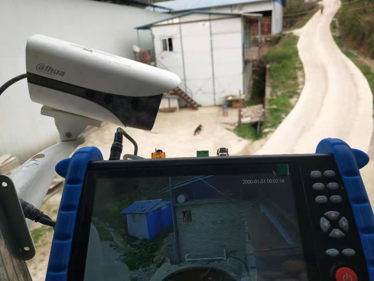 给客户装四个监控怎么收费的,给人装监控多少钱一天