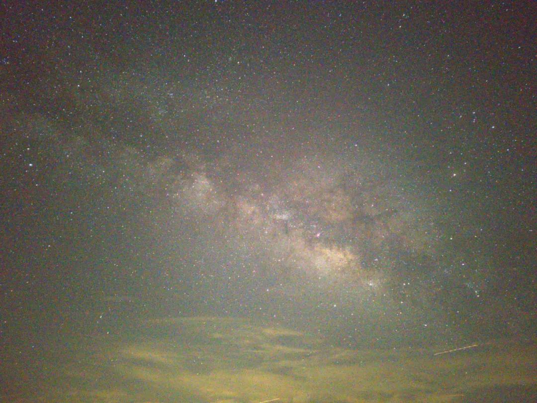 手机能拍摄银河吗,手机拍银河用主摄还是广角