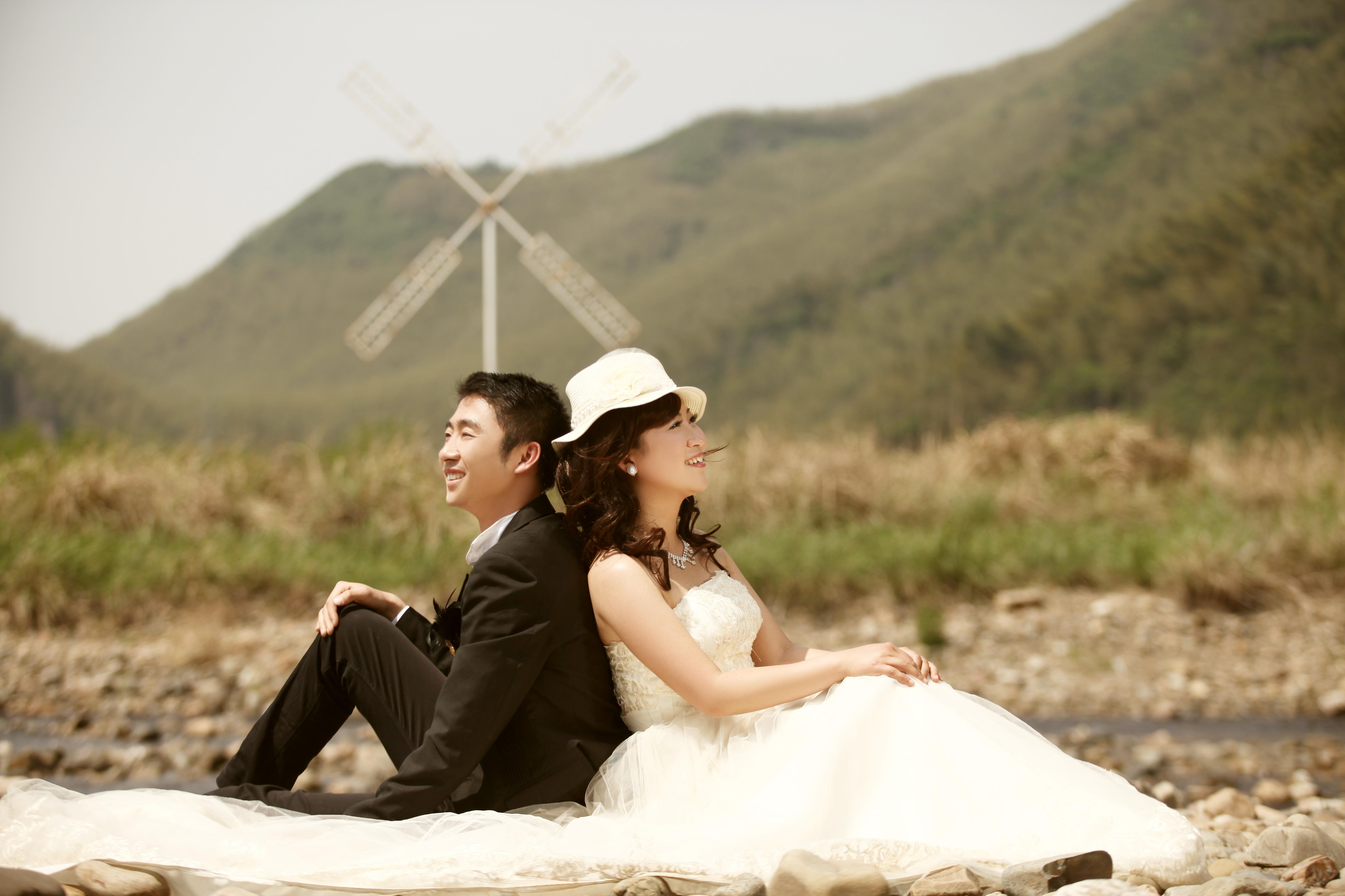 彩票站一天卖20000一年挣多少钱,一个彩票店一年能挣多少