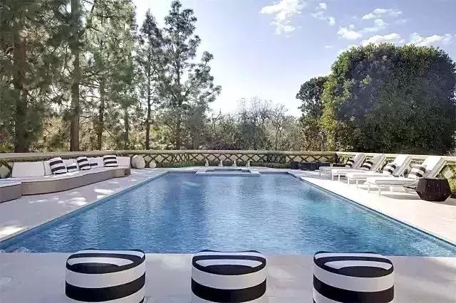 足球巨星c罗的别墅,梅西豪宅c罗豪宅