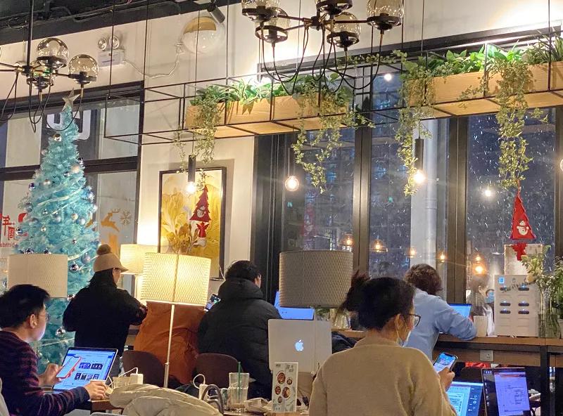 我选校，选的是钱少排名高离家近……