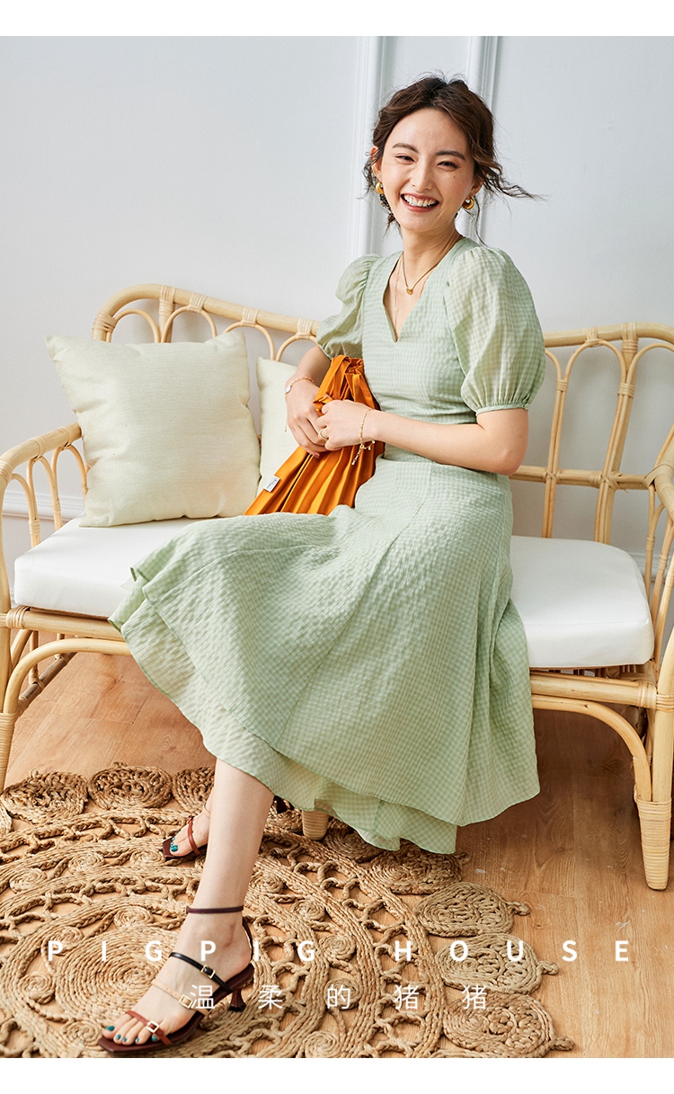 每个女人都需要一条印花裙！如姚晨、白宇一般，美成一道风景线