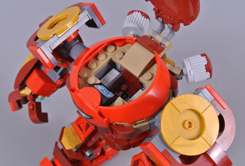 钢铁侠最喜欢的版本 (钢铁侠系列最好玩的一部)