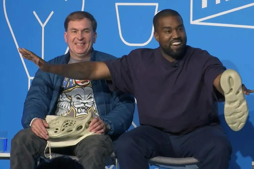 yeezy侃爷最新上脚芒果鞋 (侃爷上脚yeezy350满天星)