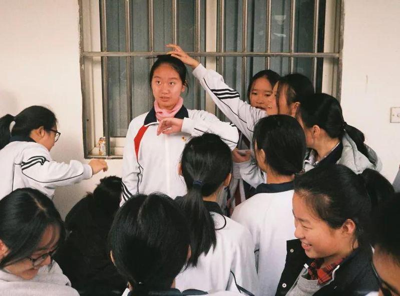 女生18岁前的标准身高,女生身高在初中就定型了