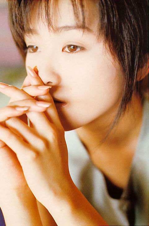 日本怎么评论酒井法子乞讨要钱,曾经的女神酒井法子大家还记得吗