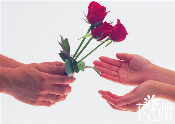 3朵玫瑰代表什么意思,女人发3朵玫瑰代表什么意思