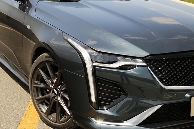 凯迪拉克CT4试驾评测,凯迪拉克ct4和ats空间对比