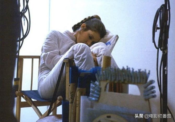 吸毒躁郁、私生活混乱？莱亚公主去世4年后，梦中情人重塑归来