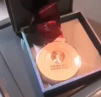 本泽马外号笨马,逗妹吐槽最新