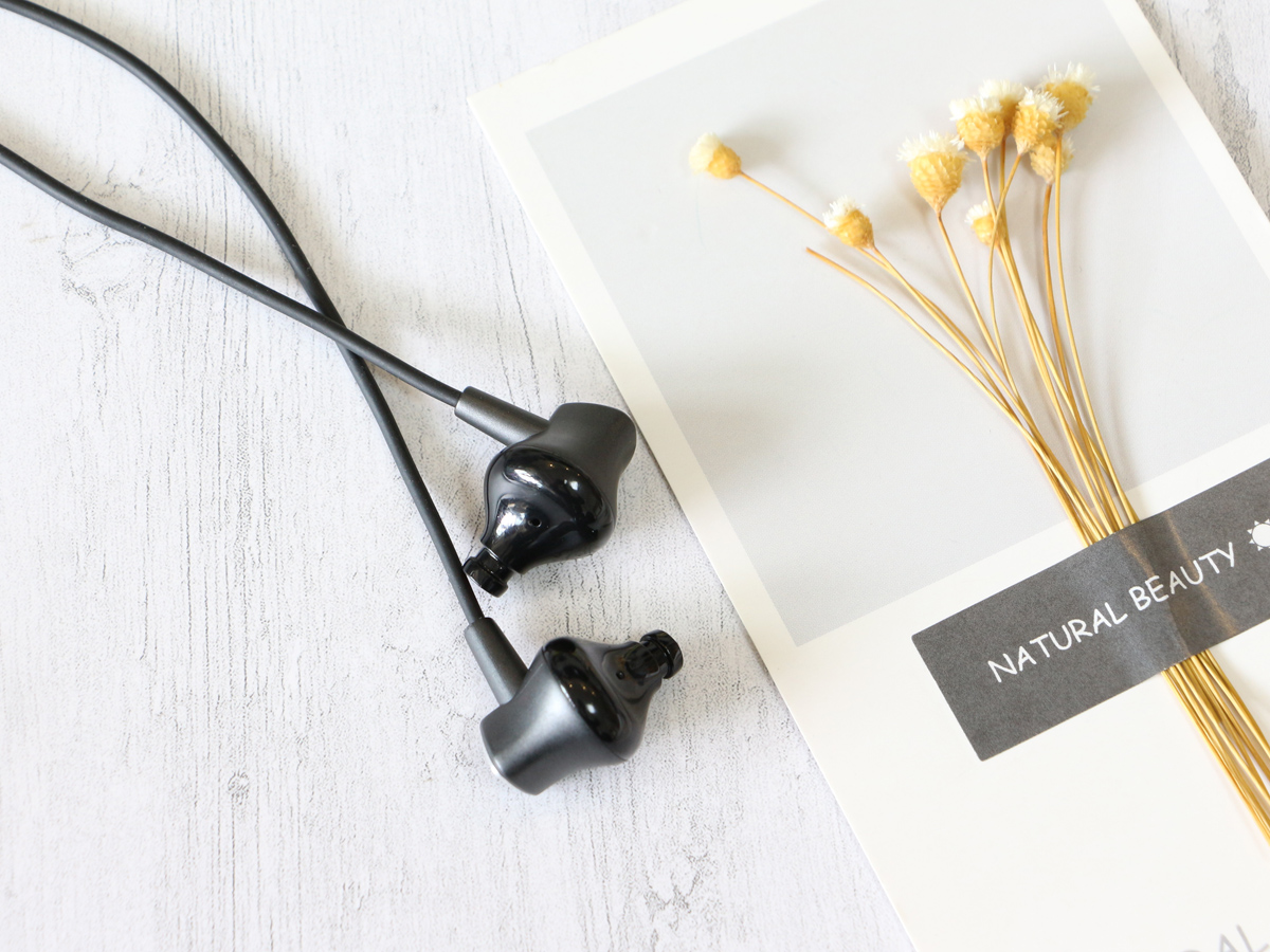 苹果AirPods太贵？耳机也可很爱国！爱国者W08颈圈式蓝牙耳机体验