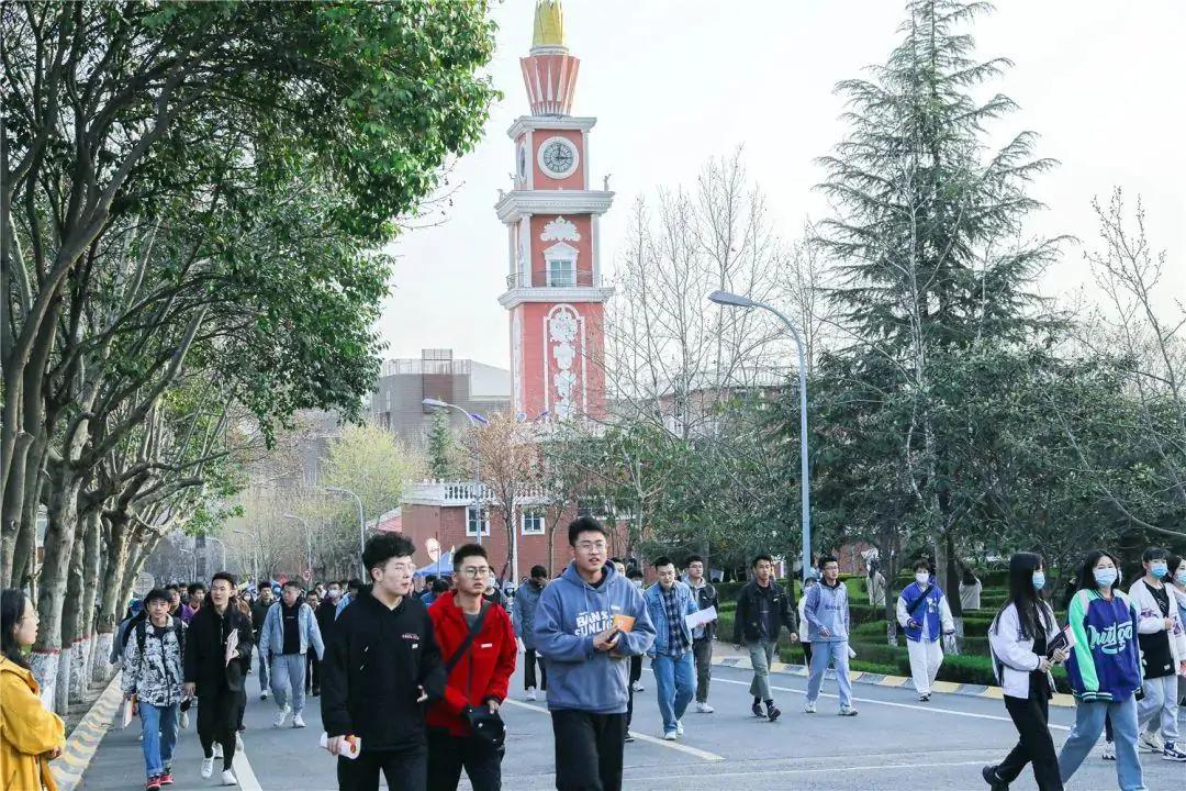 西安翻译学院优秀学生,西安翻译学院学生有多少人