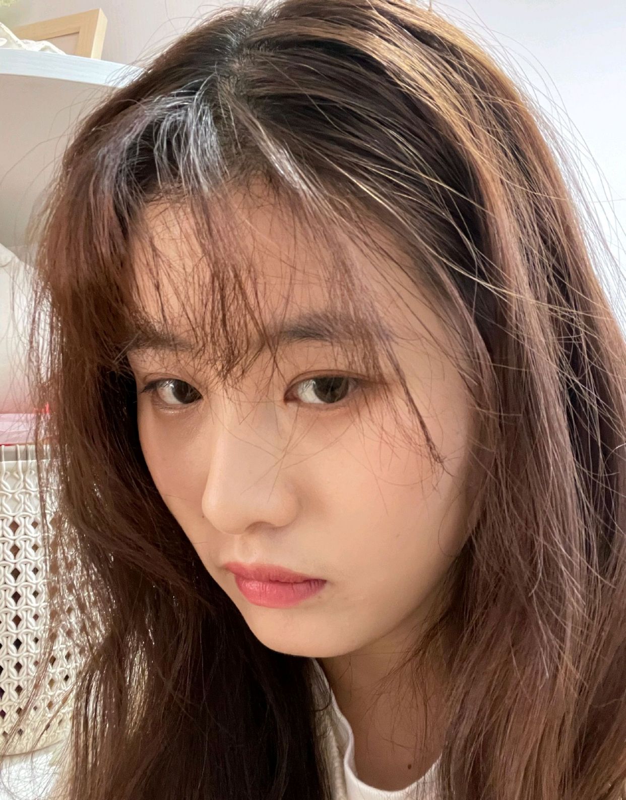 洗完头发炸毛做柔顺好还是拉直,头发碎发多炸毛适合拉直还是柔顺