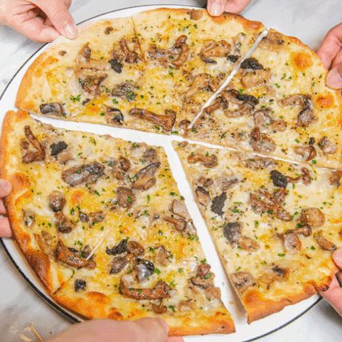 人人都爱吃好吃的美食,人人都爱吃的披萨