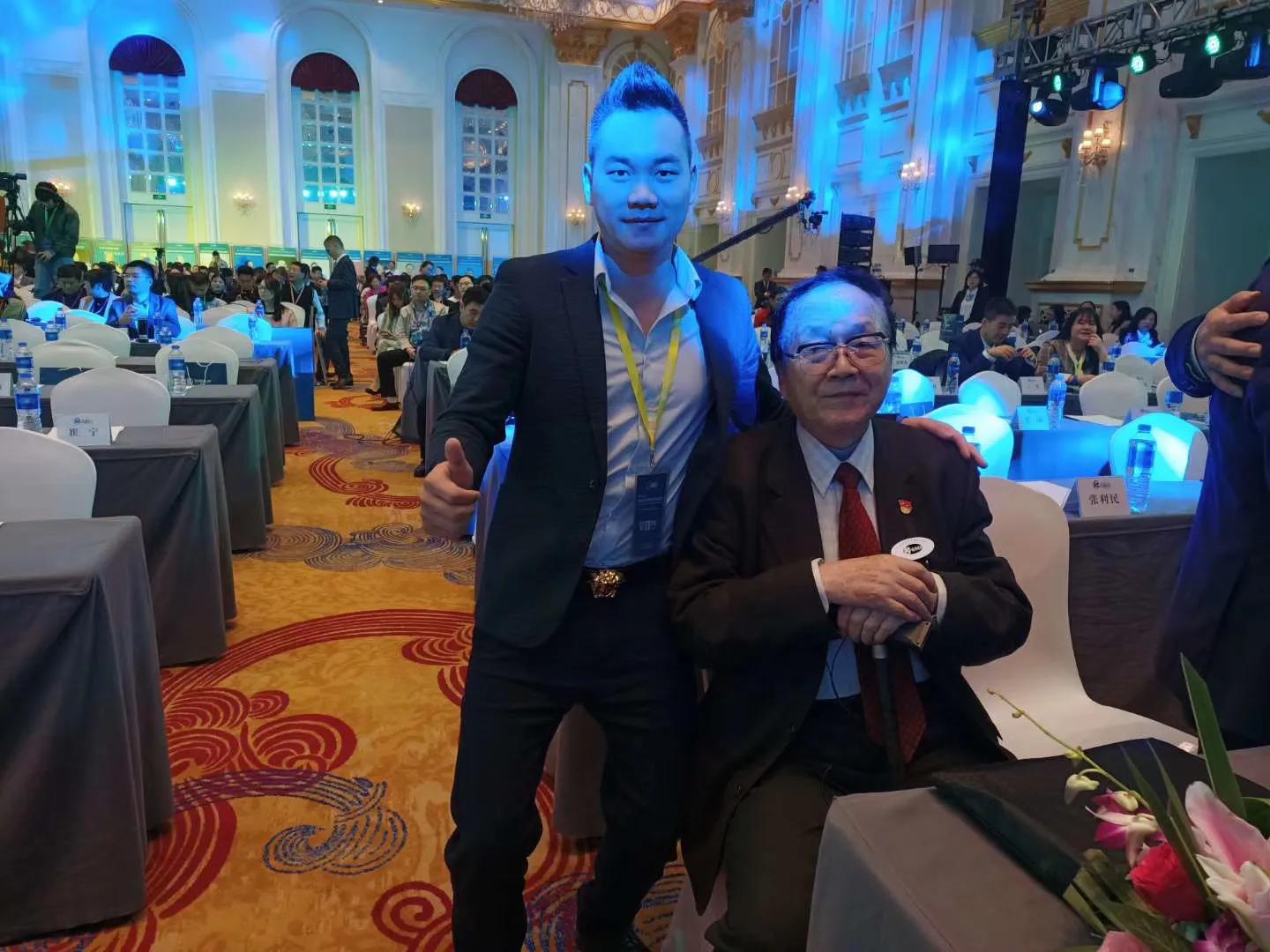 农村小伙的服装设计,农村小伙的将军梦