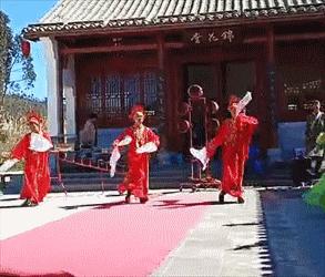 太热闹!弥勒花海、人海、车海、舞海...这些人上镜了!