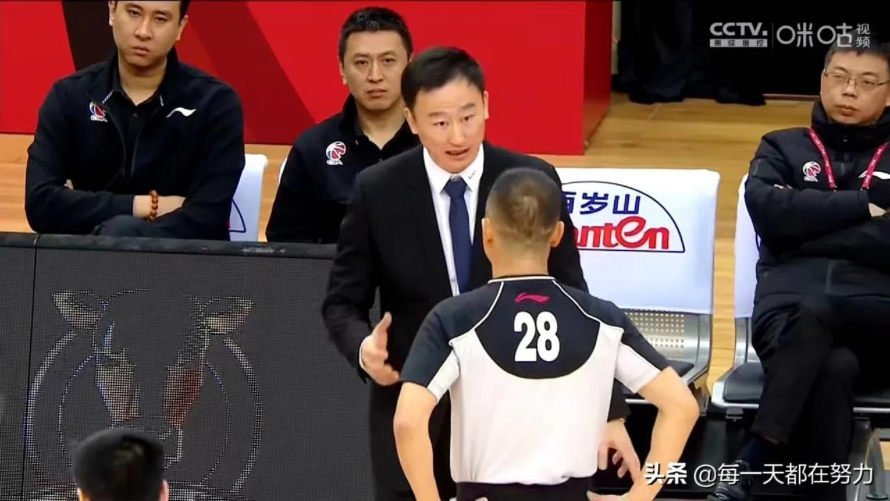 深度剖析cba裁判问题,强大的背景