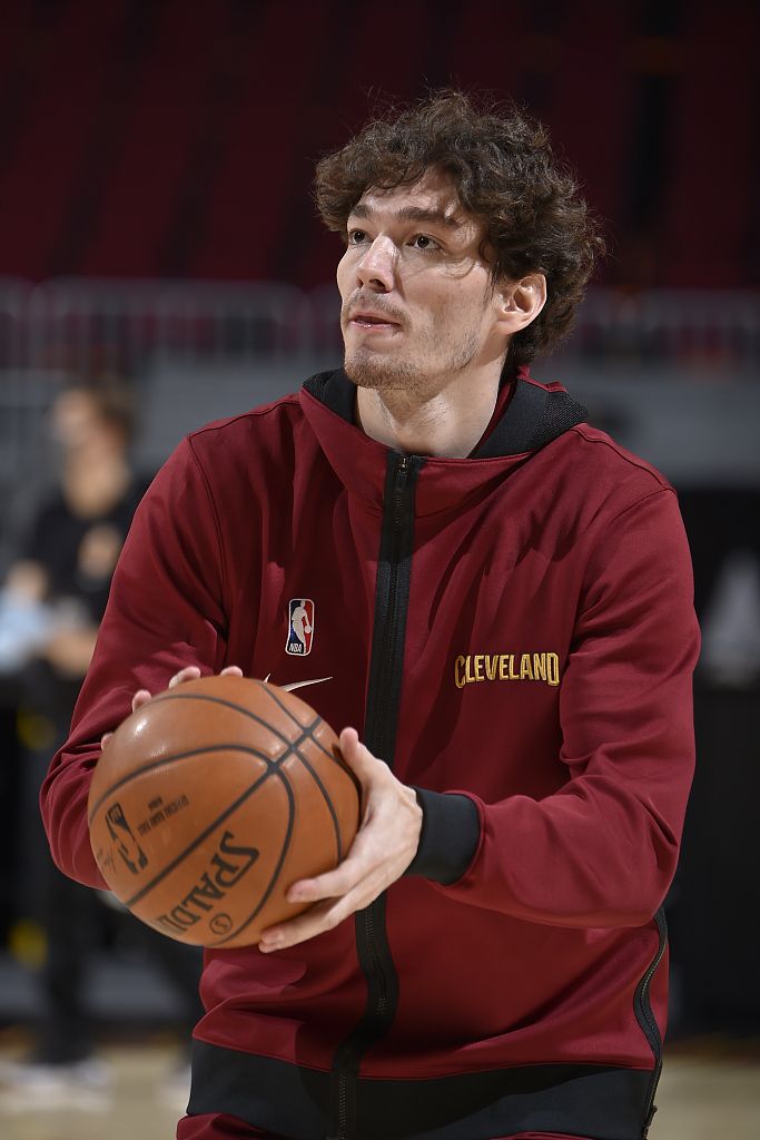 詹姆斯湖人时期回到热火狂砍51分,詹姆斯爆发创3大纪录助湖人险胜