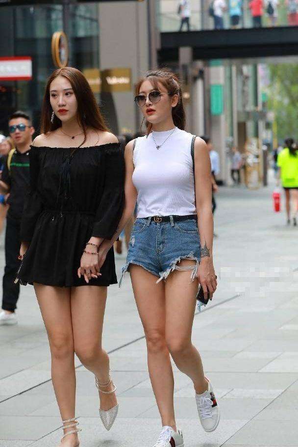 简单的无袖t恤,无袖t恤如何穿出高级感