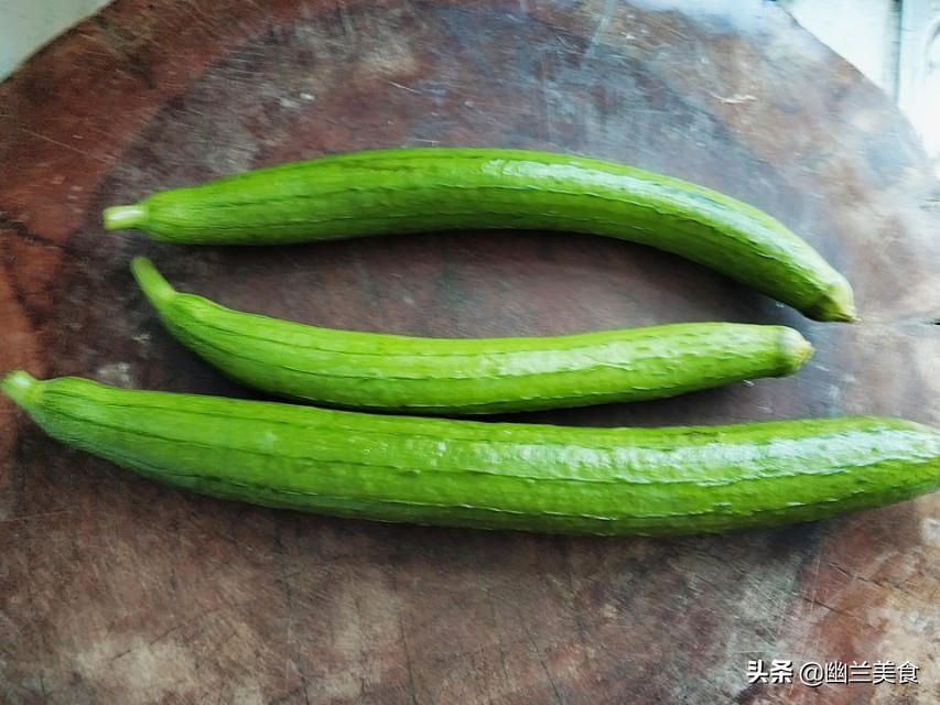 丝瓜怎么去皮最快最好,丝瓜不去皮能不能炒着吃