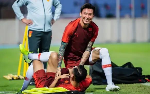 中国足协怎样来拯救中国足球,追问国足1:5惨败足球之夜