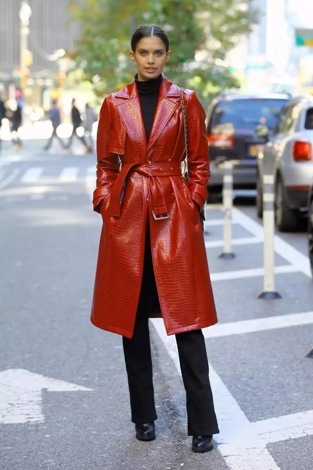 男士黑色羽绒服配什么打底衫,黑羽绒服大衣配什么打底衫