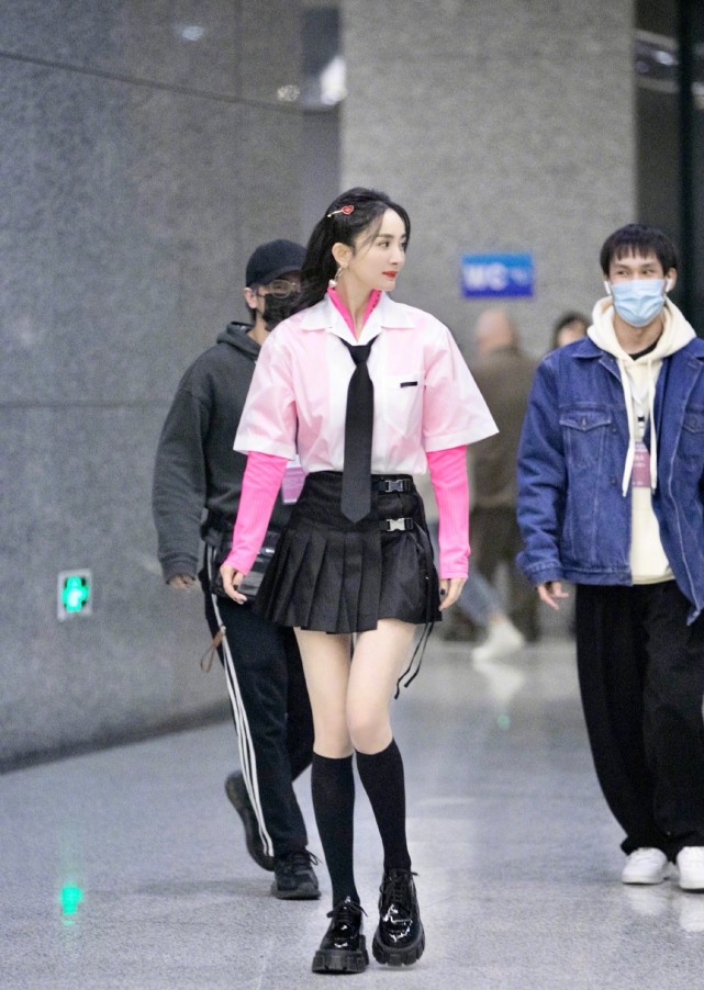 男士大腿比较粗的适合哪种裤子,胯宽大腿粗小腿细穿什么裤子