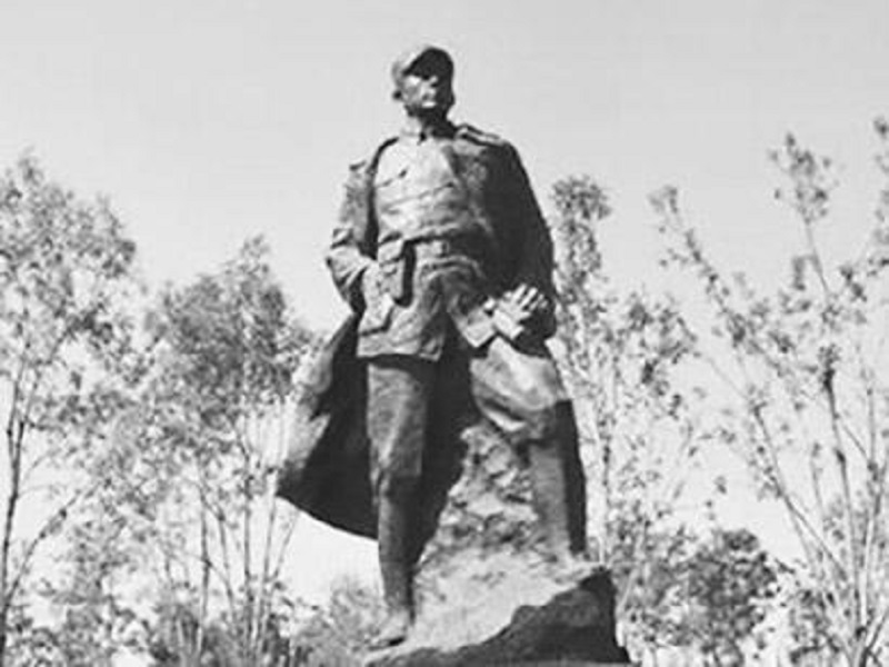 黄骅:32岁被同僚所害,其名命名为一座城,作家为他寻根23年