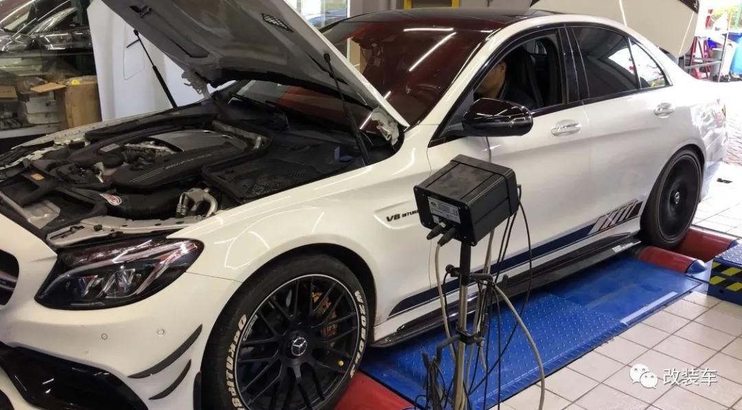 奔驰c63s四门声浪,奔驰c63暗夜特别版四门高燃视频