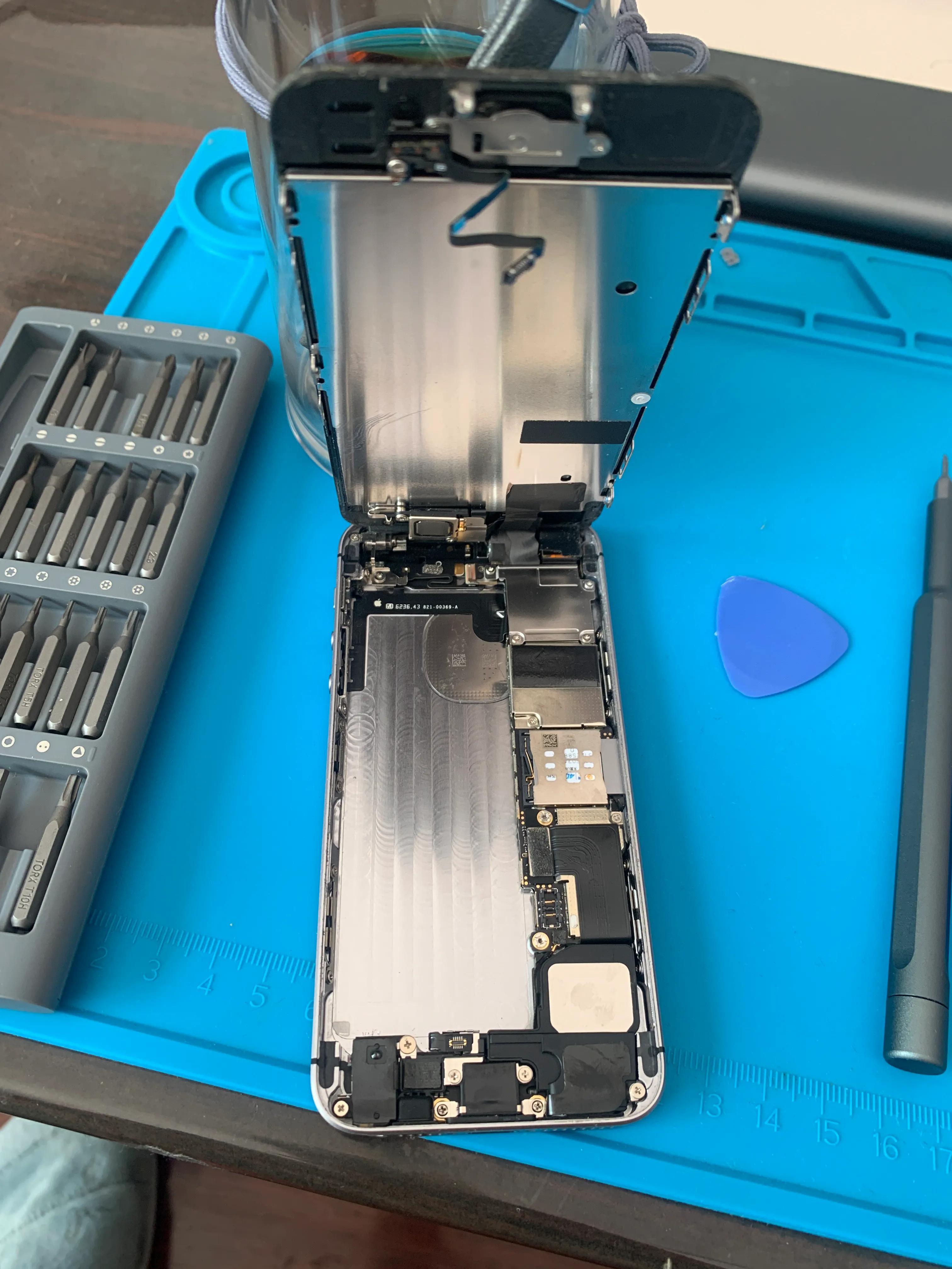 iphone5siphonese,iphonese换电池教程