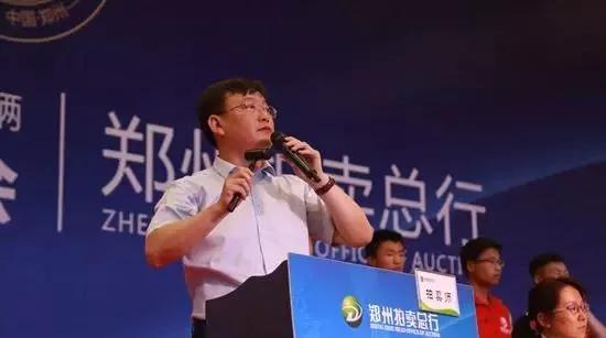 郑州公车拍卖一辆13万丰田霸道拍出30万价格买家:买的值