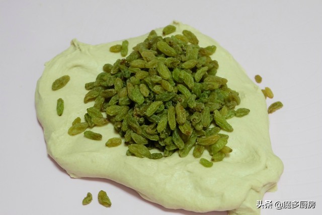 全麦葡萄干面包,抹茶全麦葡萄干面包