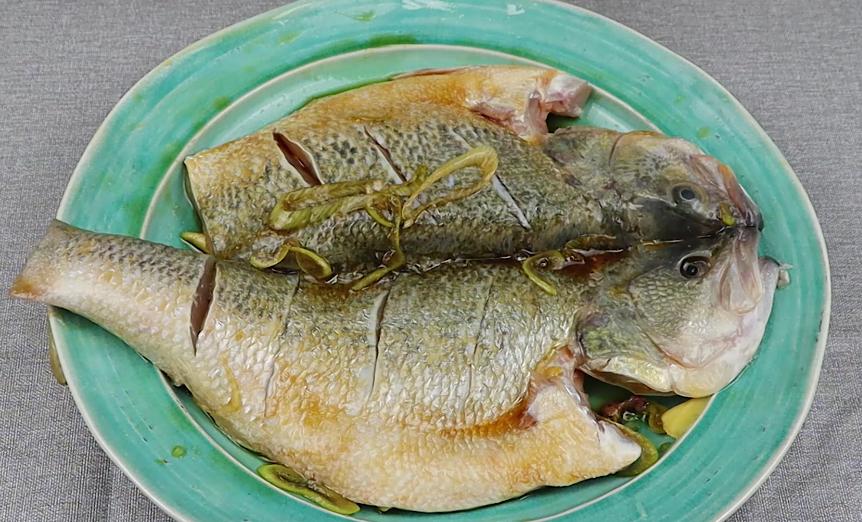 清蒸鱼用冷水蒸鱼还是用热水蒸鱼,热水蒸鱼要蒸几分钟比较好