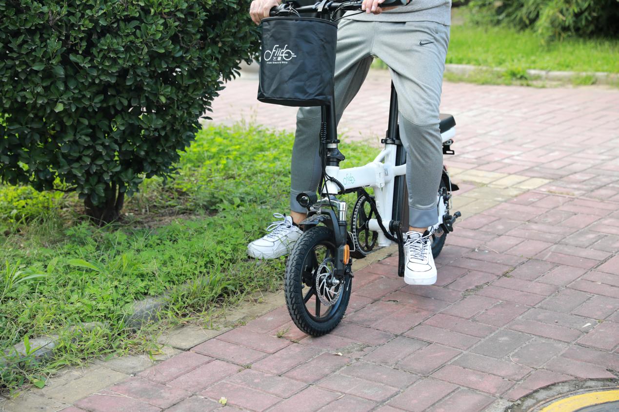 24伏电动车能跑多快,电动车72v20a电池冬天能跑多远