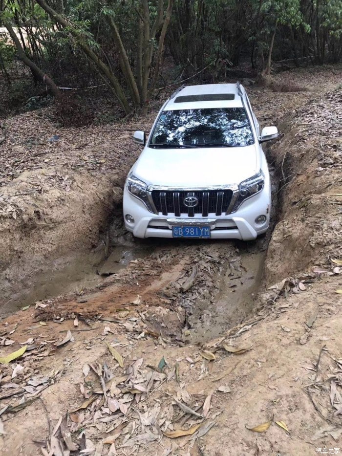 普拉多27爬坡怎么样,普拉多27和4000开起来感受