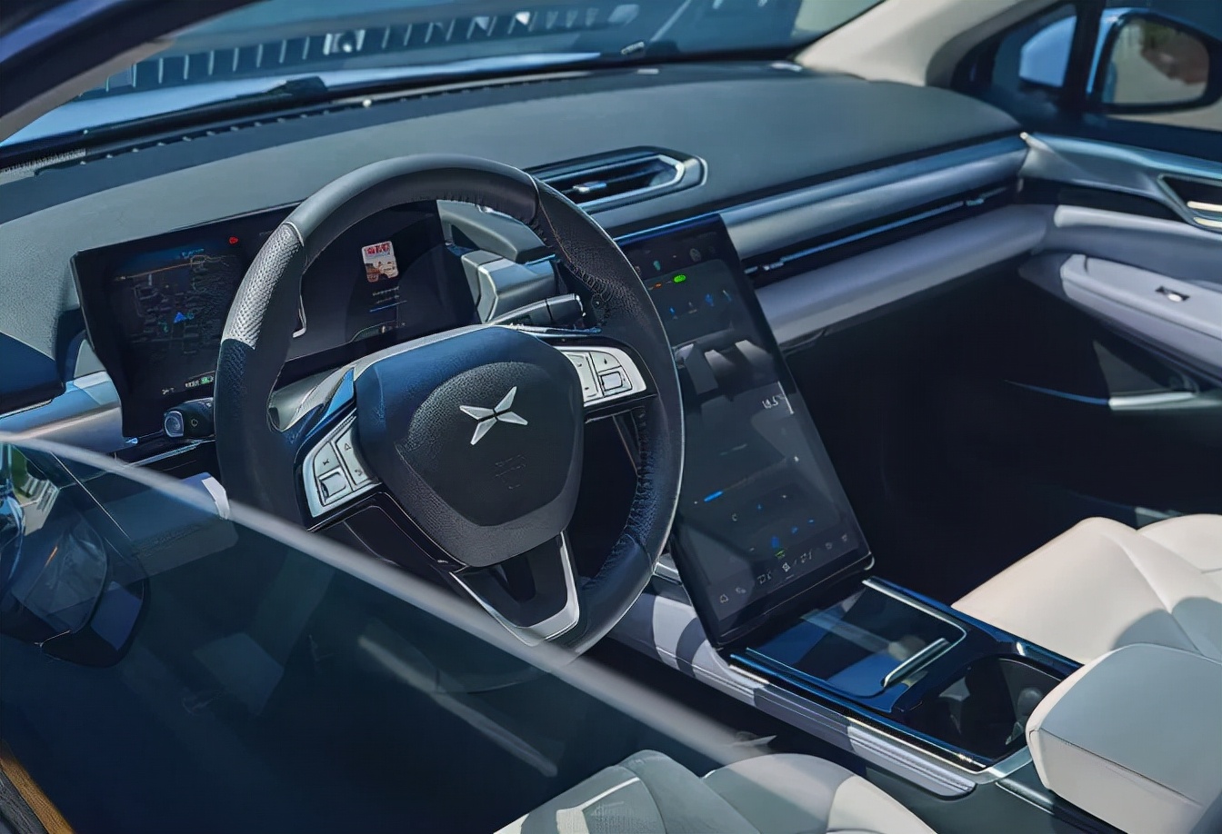 小鹏p5与迈腾选哪个,小鹏新能源p5怎么样值得购买吗