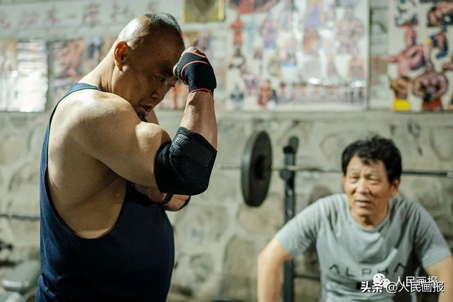 年纪最大超80岁？组图看北京二七机车厂里的“健身大爷们”