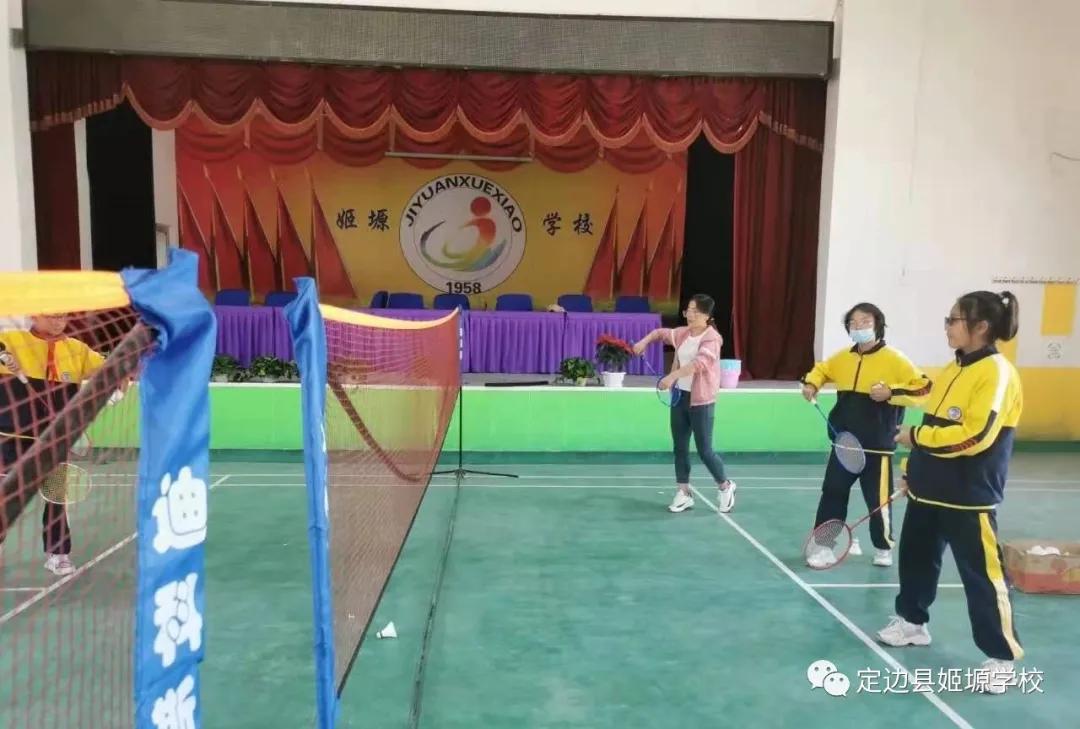 砥砺奋进谱华章不忘初心,砥砺初心奋勇前行谱新篇