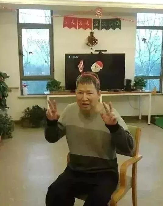 北京29岁男娶70岁美国富婆,小伙娶美女继承她亿万财富