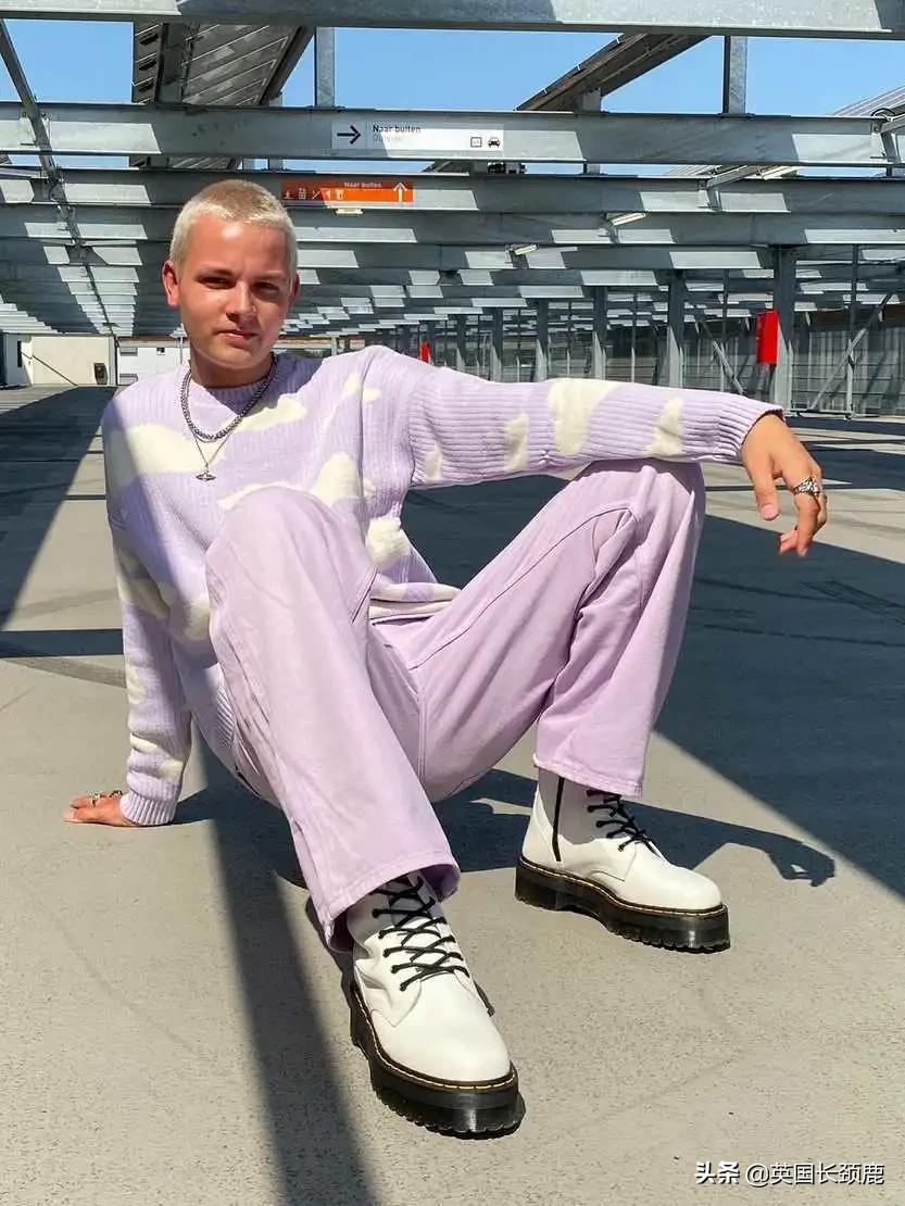 鞋柜秋冬马丁靴,鞋柜冬季靴子