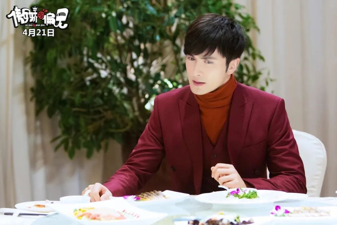 嘉行“重男轻女”,女艺人抠脚8个月,男艺人集体出逃?