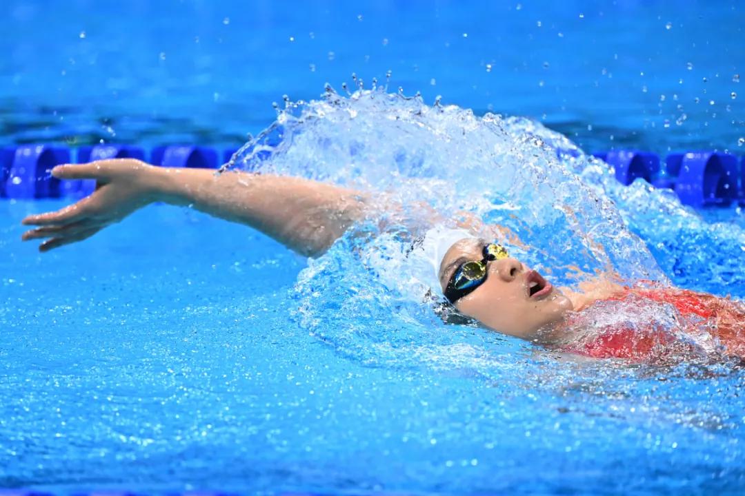 余依婷夺冠,余依婷创造世界青年纪录